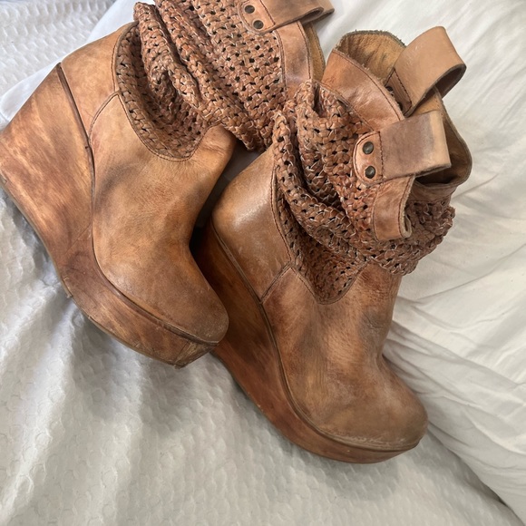 COPY - Distressed BEDSTU WEDGE BOOTIES - Picture 2 of 3